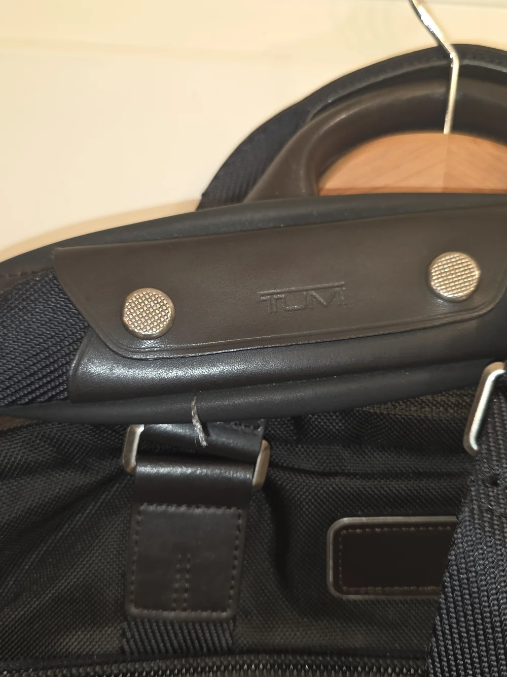 Tumi Alpha Black-Brown Ballistic Nylon Expandable Briefcase Messenger Bag26160DH